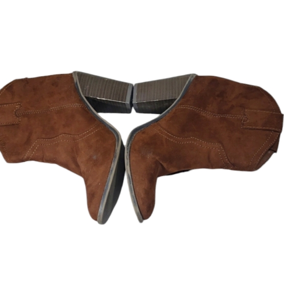 Merona Amazing Brown Suede Heels Boots Women's Size 7 - Picture 13 of 17